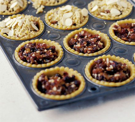 (Gluten-free) Crumble topping for Christmas mince pies