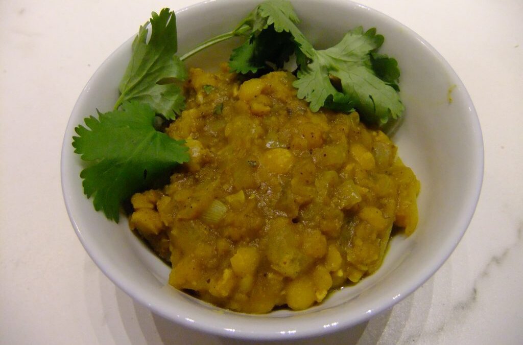 Yellow split pea dhal with tomatoes & apples